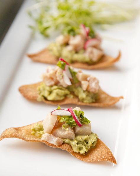 Hamachi ceviche with avocado on a fried wonton Summer Ceviche, Ceviche Recipes, Fried Wontons, Ceviche Recipe, Avocado Fries, Avocado Sauce, Fresh Avocado, Wontons, Great Appetizers