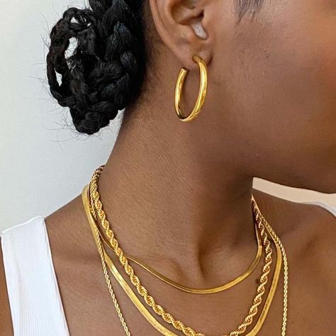 6 Fashion Trends That Were Started by Black Women | The Everygirl Jewelry 2024, Inexpensive Jewelry, Trending Jewelry, Jewellery Ring, Earrings Aesthetic, Bamboo Earrings, Gold Girl, The Everygirl, Gold Aesthetic