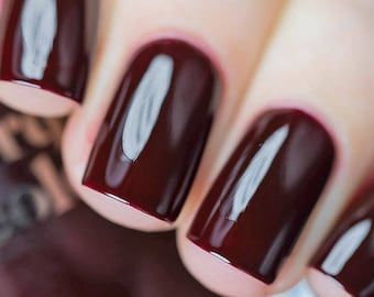 Oxblood Nails, Dark Red Nail Polish, Burgundy Nail Polish, Thermal Nail Polish, Thermal Nails, Dark Red Nails, Cirque Colors, Maroon Nails, November Nails