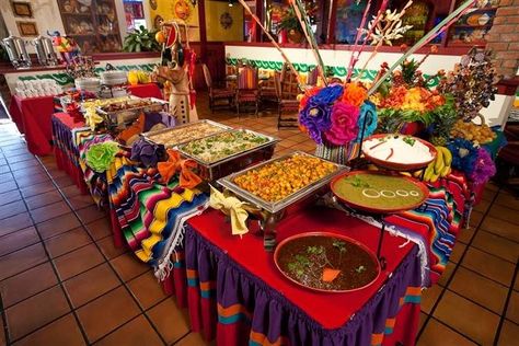 Ideas para decorar una fiesta mexicana - Dale Detalles Mexican Baby Shower, Mexican Buffet, Mexican Birthday Parties, Mexican Party Decorations, Mexican Fiesta Party, Fiesta Birthday Party, Mexican Birthday, Fiesta Theme Party, Mexican Party Theme