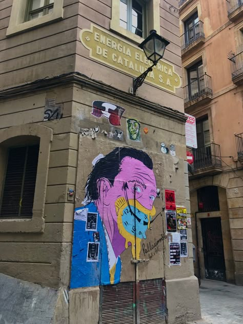 Street art Dalí from Barcelona, travel around the world Manifesting Future, Friend Vibes, Barcelona Art, Europe Street, Barcelona Street, Spain Aesthetic, Dream Summer, Dream City, Street Culture