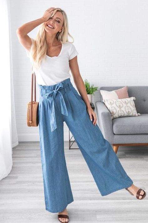 Can I wear Palazzo Pants: One Big Guide For Women 2022 Denim Plazo Outfit, Plazo Outfits, Palazzo Outfit, Plazo Pant, Palazzo Pants Outfit, Cutest Clothes, Closet Store, Wide Leg Pants Outfit, Denim Outfits