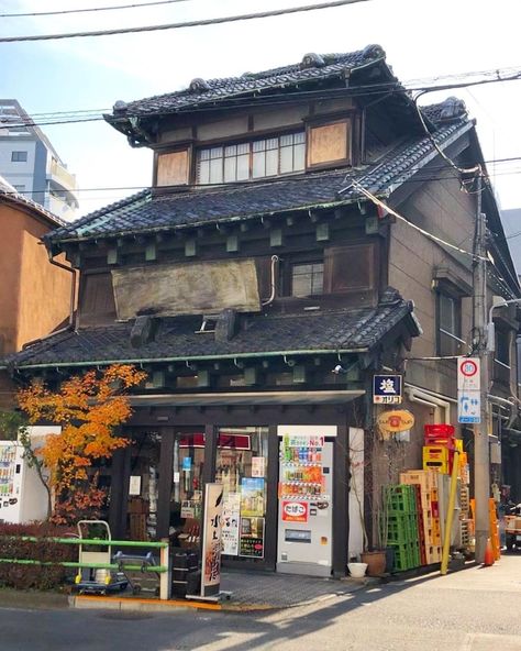 Japanese Architecture Apartment, Interesting Buildings To Draw, Japanese Store Fronts, Japanese Neighborhood, Building Reference, Modern Japanese Architecture, Japanese Apartment, Japanese Buildings, Japanese Village