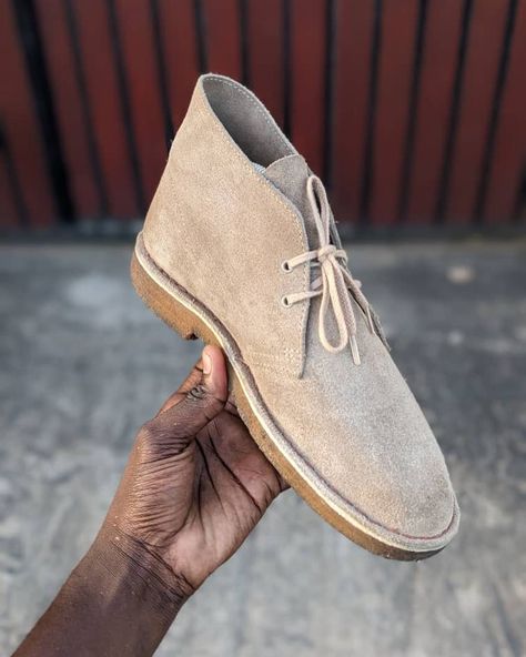 SOLD OUT ✅ Clarks desert boot ||size 41/42 Uk 7.5 || price 50,000 tsh only ————————- ♟Materials Upper pure leather Sole natural rubber ————————— ♟Location Sinza kivulini Maarifa street 39 ——————— ♟contacts pientoshoes@gmail.com Normal call +255766077575 ——————- ♟price Tsh 50,000 only _____________ #viatuvyakiume #mtumbagrade1👌 #clarksdesertboots #boots #clarksoriginals #pientoshoes Clarks Desert Boot, Desert Boot, Clarks Originals, Desert Boots, Natural Rubber, Men's Fashion, 50 %, Pure Products, Boots