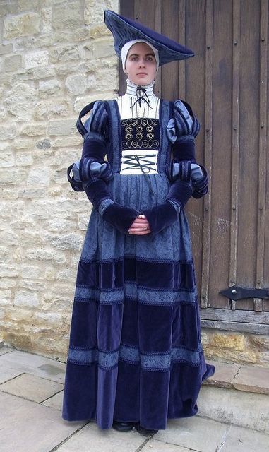 Blue German Renaissance Cranach Gown, Cranach Dress, Old Fashioned Clothes, 16th Century Fashion, German Costume, Sca Garb, Medieval Garb, German Outfit, German Dress