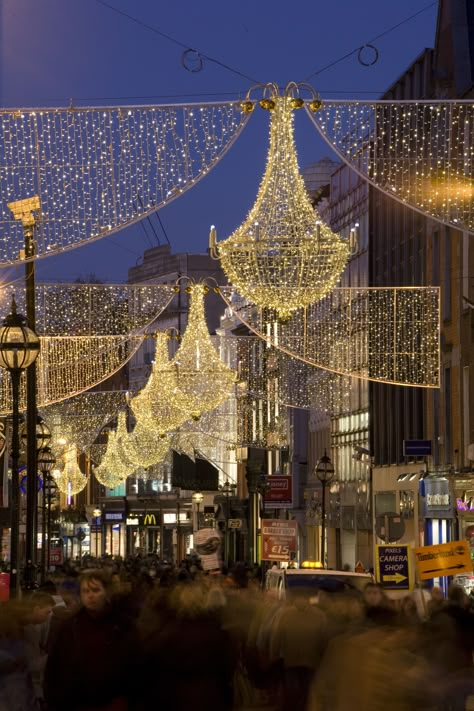 Dublin Christmas lights #christmas #christmasindublin #lovedublin #visitdublin Dublin Christmas, Irish Christmas Traditions, Grafton Street Dublin, Christmas In Ireland, Ireland Aesthetic, Irish Christmas, Holiday Romance, Christmas Lighting, Dublin City