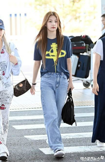 Yeji Casual Outfit, Yeji Outfit, Itzy Airport, Korean Airport, Korean Airport Fashion, Korean Outfits Kpop, Airport Outfits, Academia Style, Hwang Yeji