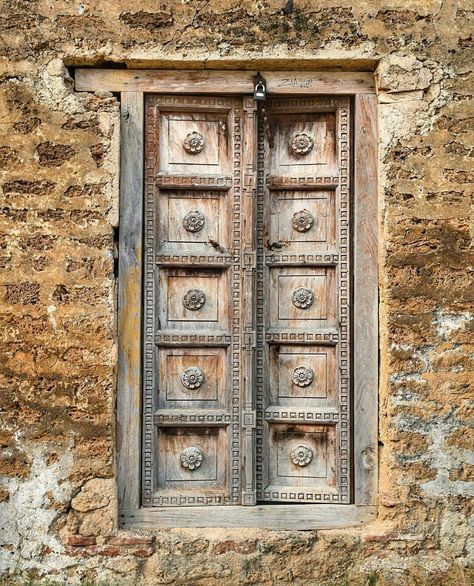 Old Door Punjab Pakistan Old Punjab Aesthetic, Punjab Architecture, Vintage Punjab, Old Punjab, Old Pakistan, Punjab Aesthetic, Pakistani Architecture, Old Door Decor, Display Room