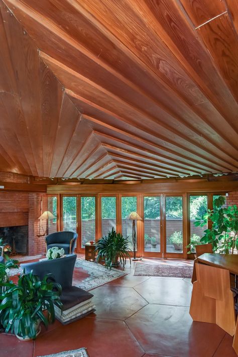 Hexagonal Frank Lloyd Wright ‘Usonian’ house for sale for $995K in Glen Ridge, New Jersey | 6sqft Usonian House Plans, Hexagonal House, Frank Lloyd Wright Interior, Frank Lloyd Wright Usonian, Usonian House, Frank Lloyd Wright Architecture, Frank Lloyd Wright Buildings, Frank Lloyd Wright Design, Frank Lloyd Wright Homes