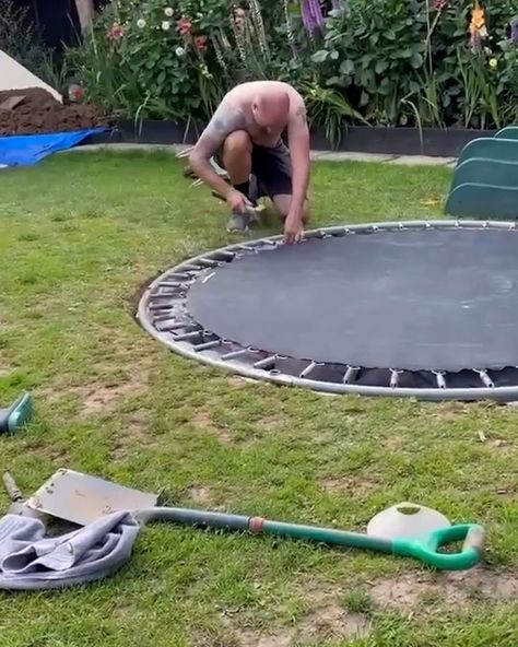 DIY Sunken Tampoline Floor | trampoline | Sunken trampolines > regular trampolines 👏🛠 | By LADbible Floor Trampoline, Sunken Trampoline, Green Resort, Trampolines, Diy Flooring, House Exterior, Garden Design, Flooring, Exterior