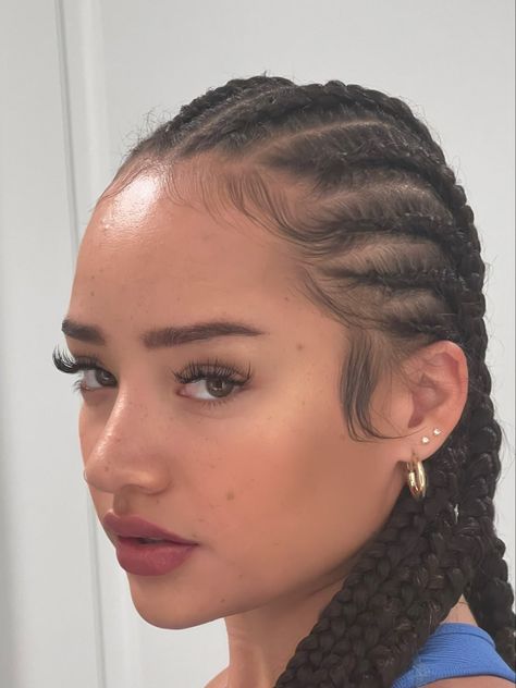 Pelo Color Vino, Braid Inspiration, Pretty Braided Hairstyles, Curly Girl Hairstyles, Natural Hair Braids, Hair Stylist Life, American Beauty, Curly Girl, Braid Styles