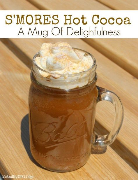 S'mores Hot Cocoa - Quick, easy, and DELISH! Smores Hot Cocoa, Smores Flavors, Drinks Nonalcoholic, Drink Smoothie, Hot Cocoa Recipe, Christmas Diy Crafts, Cocoa Recipes, Crafts Vintage, Roasting Marshmallows