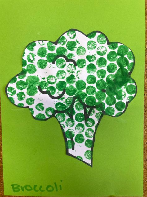 Broccoli Craft Preschool, Color Green Crafts For Preschool, Painting With Broccoli, Green Theme Preschool, Color Green Activities For Toddlers, Vegetable Art For Toddlers, Color Green Crafts For Toddlers, Nutrition Crafts For Preschool, Green Activities For Toddlers