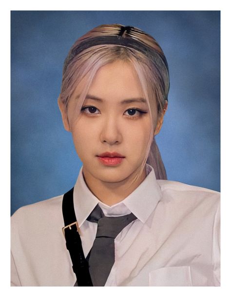 sʙ on Twitter: "Senior Roseanne Park https://t.co/QLm47u3lie #로제 #ROSÉ #BLACKPINK @BLACKPINK… " Rosé School Uniform, Rosé Uniform, Rosé School, School Id, 17 Kpop, Yearbook Photos, Id Photo, Park Rosé, School Photos