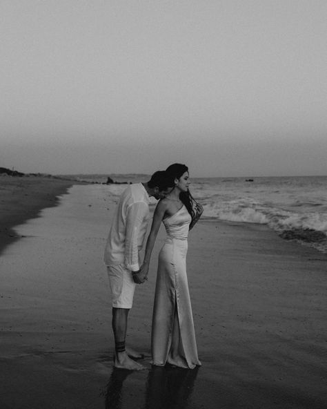 Engagement Photo Shoot Beach, Pre Wedding Photoshoot Beach, Engagement Pictures Beach, Couples Beach Photography, Beach Photo Session, Couple Engagement Pictures, Engagement Pictures Poses, Cape Cod Wedding, Wedding Picture Poses