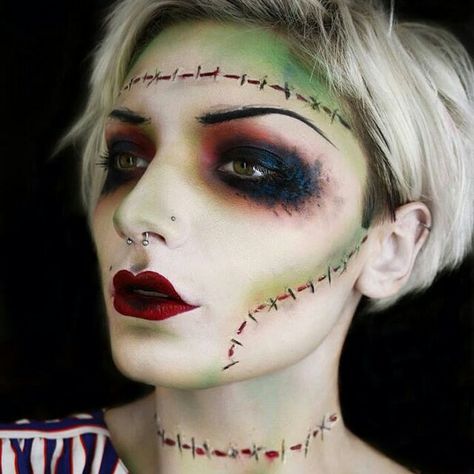 Bride of Frankenstein makeup Bride Of Frankenstein Makeup, Frankenstein Makeup, Bride Of Frankenstein Costume, Makeup Zombie, Frankenstein Costume, Meme Costume, Fantasy Make-up, Halloweenský Makeup, Monster Makeup