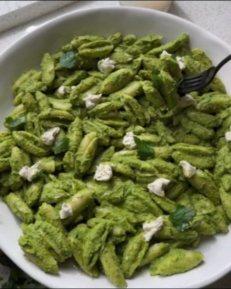 Vegan Fixes on Instagram: "Bookmark recipe for ALL YOUR GREENS PASTA 🥦🌱🫑🥬by @healthygirlkitchen  ingredients: (5 servings) 12 oz pasta  1 tbsp olive oil 1 diced yellow onion 4 cloves minced garlic 2 cups broccoli florets 1 cup frozen peas 1 cup kale or spinach 1 cup fresh basil 1/4 cup fresh parsley  1 cup unsweetened soy milk 1/2 cup pasta water  2 tbsp lemon juice 1 tsp salt Pinch pepper Vegan goat cheese or feta (or any cheese ya like)! I use @treeline_cheese   How to:  1. In a pan on medium heat, saute garlic, onion, broccoli, peas, kale, and olive oil for about 10 minutes until veggies are tender. 2. Add the sautéed veggies into your blender or food processor with basil, parsley, milk, pasta water, lemon, salt, and pepper. Blend!  3. Pour the sauce back into the pan over pasta and Vegan Goat Cheese, Milk Pasta, Sautéed Veggies, Green Pasta, Water Lemon, Pasta Water, One Pot Pasta Recipes, Homemade Spaghetti, Lemon Salt