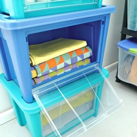 13 Closet Organization Ideas to Get You Ready for Summer | Brit + Co Towel Storage Ideas, Pool Towel Storage, Beach Towel Storage, Pool Organization, Pool Diy, Pool Storage, Living Pool, Pool Hacks, Diy Towels