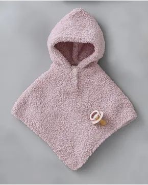 Modèle Poncho Bébé Lana Phil Douce Rose - Modèles Layette • Phildar Baby Booties Free Pattern, Baby Poncho, Handmade Baby Shower Gift, Diy Textiles, French Knitting, Kids Poncho, Diy Baby Clothes, Baby Dress Design, Baby Coat