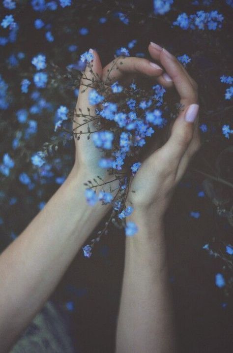 tumblr blue grunge - Google Search Zoom Wallpaper, Street Style Photography, 심플한 그림, Ravenclaw Aesthetic, Everything Is Blue, Have Inspiration, Feeling Blue, Aesthetic Colors, Summer Photos