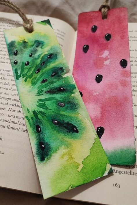 Handmade Bookmarks Diy, Penanda Buku, Watercolour Ideas, Bookmark Ideas, Watercolor Bookmarks, Diy Watercolor Painting, Diy Bookmarks, 수채화 그림, Watercolor Art Lessons