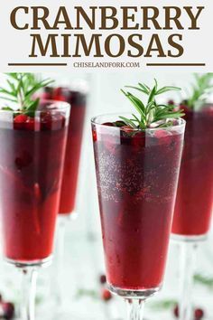 With fresh cranberry juice, orange liqueur and champagne, this cranberry mimosa is the perfect drink to start the holidays. #cranberrymimosas #mimosas #holidaymimosas #holidaycocktails | chiselandfork.com Cranberry Mimosa Recipe, Cranberry Mimosas, Cranberry Mimosa, Cranberry Drinks, Fresh Cranberry, Christmas Punch Recipes, Mimosa Recipe, Orange Liqueur, Tasty Drinks