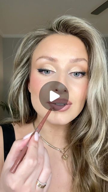 Ivelina Stefanova on Instagram: "The perfect bridal lip combo! And it’s affordable!  @revlon ColorStay Lip Liner “Nude”  @maybelline Vinyl Ink Liquid Lipstick “Cheeky”  @citybeautyofficial Lip Plumping Gloss  . . . . . #bridallipcombo #lipcombo #affordablemakeup" Maybelline Color Sensational Lip Liner, Mac Liner And Lipstick Combo, Natural Makeup Strawberry Blonde, Lip Duo Ideas, Fall Lip Color For Brunettes, Bride Lip Color Wedding Day, Maybelline Vinyl Ink Cheeky, Lip Combos For Olive Skin, How To Apply Lip Liner Tutorials