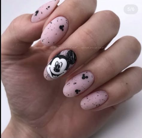 Disneyland Nails, Mouse Nails, Mickey Mouse Nails, Disney Acrylic Nails, Best Hair Stylist, Magic Fingers, I Nails, Gel Nail Ideas, Cartoon Nails