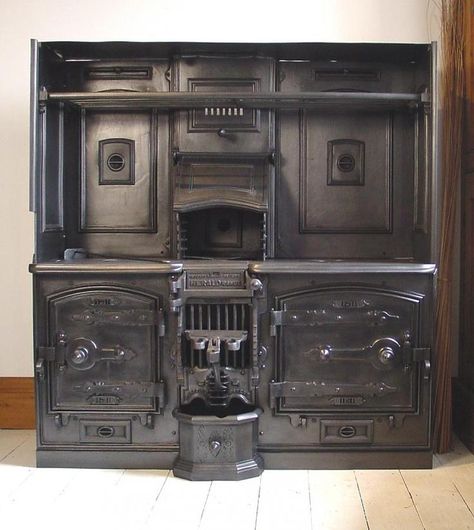 VICTORIAN STOVE White Fireplaces, Antique Kitchen Stoves, Antique Wood Stove, Garden Fireplace, Stove Kitchen, Old Stove, Wood Stove Cooking, Wood Stove Fireplace, Victorian Style Homes