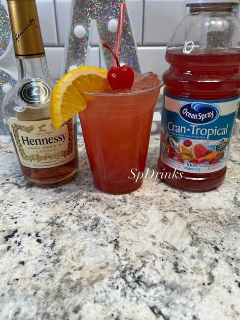 Hennessy Punch, Hennessy Drinks Recipes, Hennessy Drinks, Summer Drinks Alcohol Recipes, Slushy Drinks, Fun Drinks Alcohol, Bartender Drinks, Pretty Alcoholic Drinks, Alcholic Drinks