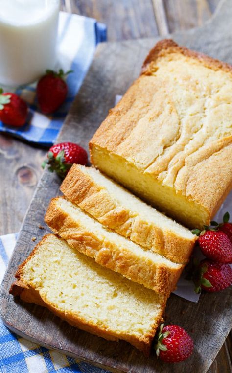 Recipes Using Condensed Milk, Evaporated Milk Recipes, Sweetened Condensed Milk Recipes, Easy Pound Cake, Condensed Milk Cake, Milk Dessert, Condensed Milk Recipes, Dessert Simple, Southern Kitchen