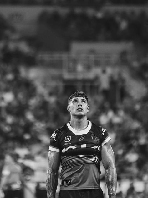 idk if ive ever posted this but gah damn Nrl Aesthetics, Rugby Aesthetic Boy, Jordan Riki Wallpaper Aesthetic, Brisbane Broncos Wallpaper, Jordan Riki Nrl, Reece Walsh Wallpaper, Jordan Riki Wallpaper, Rugby Girlfriend, Jordan Rikki