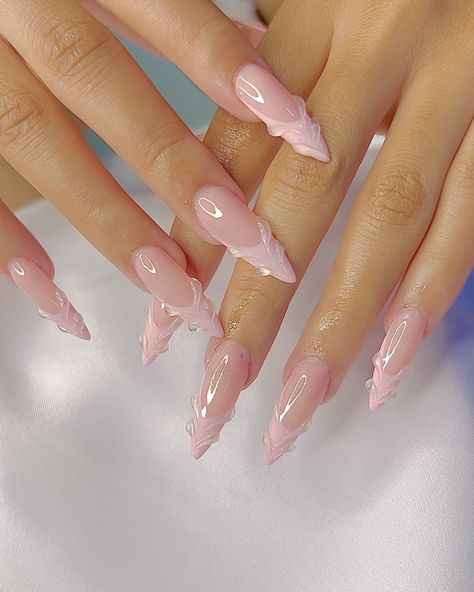 Simple Cute Almond Nails, Nail Ideas Almond, Wow Nails, Diy Acrylic Nails, Colored Acrylic Nails, Dope Nail Designs, Classy Acrylic Nails, Almond Acrylic Nails, Soft Nails