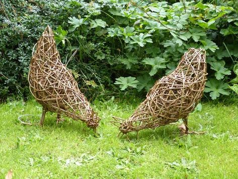 Caroline Gregson Willow Sculpture, Willow Weaving, Driftwood Sculpture, Art Courses, Garden Art Sculptures, Wire Sculpture, Flower Show, Land Art, Animal Sculptures