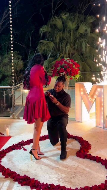 Black Women Proposal, Black Love Proposal, Proposal Ideas Black Couple, Proposal Black Couple, Black Couple Proposal, Black Proposal, Proposal Aesthetic, Wedding Proposal Ideas Engagement, Proposal Decor