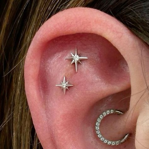 Ušný Piercing, Unique Piercings, Ear Styling, Ear Curation, Look Grunge, Cool Ear Piercings, Pretty Ear Piercings, Cute Ear Piercings, Cool Piercings