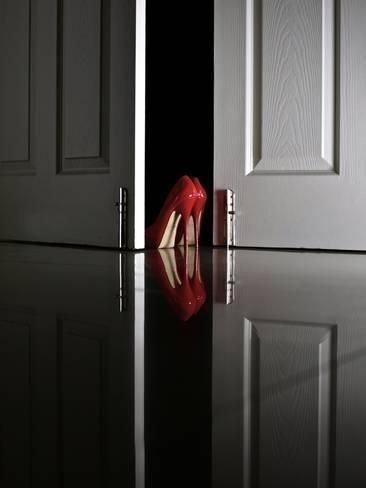 Fotografi Digital, Red Heels, Jolie Photo, On The Floor, Red Shoes, Trendy Plus Size, The Floor, Color Splash, Photographic Print