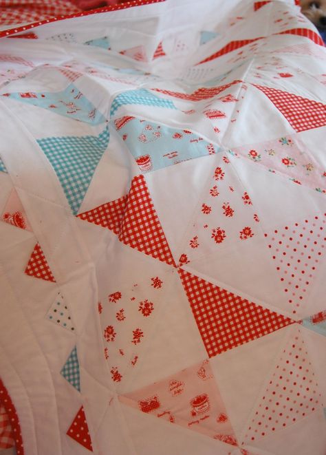 Checkerboard Quilt, Helen Phillips, Colchas Quilting, Country Quilt, Patchwork Inspiration, Art Quilting, Two Color Quilts, Red And White Quilts, Pinwheel Quilt