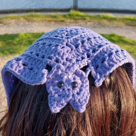 Halloween Crochet Scarf, Halloween Crochet Bandana, Pastel Goth Crochet, Goth Crochet Patterns, Crochet Bandana Pattern Free, Cute Hair Scarf, Purple Pastel Goth, Diy Crochet Hair Accessories, Halloween Costume Crochet