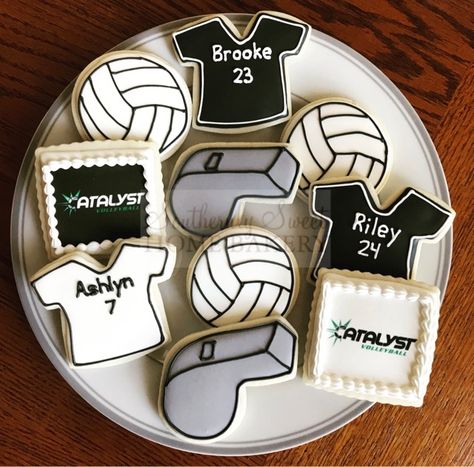 Volleyball Cookies, Volleyball Photos, Netball, Sweet Cookies, Kids Sports, Sugar Cookies Decorated, Volleyball, Cake Cookies, Fun Desserts