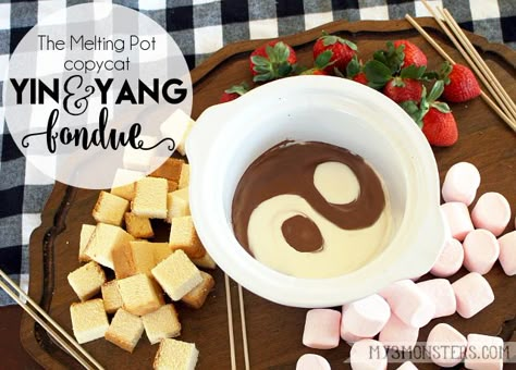 Melting Pot Yin and Yang chocolate fondue                                                                                                                                                     More Melting Pot Cheese Fondue, Easy Chocolate Fondue Recipe, Melting Pot Recipes, Easy Fondue, Fondue Restaurant, Dessert Fondue, Fondue Dinner, Chocolate Fondue Recipe, Copy Cat Recipe