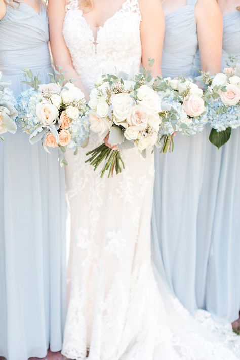 A dusty blue wedding at The Mansion at Colovista | Joanna Krueger Photography | This wedding featured dusty blue bridesmaid dresses, an outdoor ceremony and golden hour portraits at the 15th hole. #houstonweddingphotographer  #weddinginspiration #dustybluewedding Dusty Blue And Pale Pink Wedding, Sky Blue Bridesmaids Dresses, April Weddings, Dusty Blue Dress, Blue And Blush Wedding, Blue White Weddings, Dusty Blue Bridesmaid Dresses, Light Blue Wedding, Houston Wedding Photographer