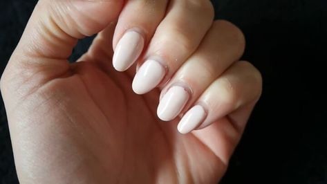 This is a guide on how to shape your nails like a pro. Learn how to use a nail file properly in this step-by-step tutorial. How To Shape Almond Nails Step By Step, How To Shape Almond Nails, Shape Your Nails, How To Cut Nails, Almond Nail, Nails At Home, Nail Polish Remover, French Manicure, Ring Finger