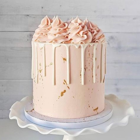 Light Pink Cakes Birthday, Simple Pink And White Cake, Light Pink Bday Cake, Birthday Cake Light Pink, Pink White Gold Cake, Simple Birthday Cakes For Women, Pale Pink Birthday Cake, Pink White And Gold Cake, Small Pink And Gold Cake