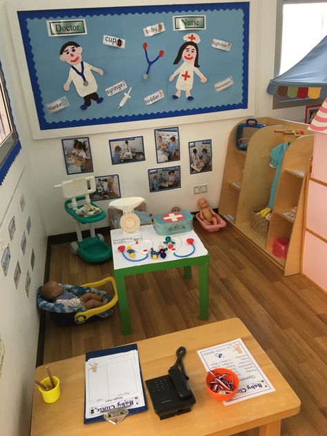 Doctor Role Play Ideas, Role Play Doctors, Doctors Role Play Area, All About Me Role Play Area, Role Play Ideas Eyfs, School Role Play Area Eyfs, Doctors Role Play, Doctors Role Play Area Eyfs, Doctor Role Play Preschool