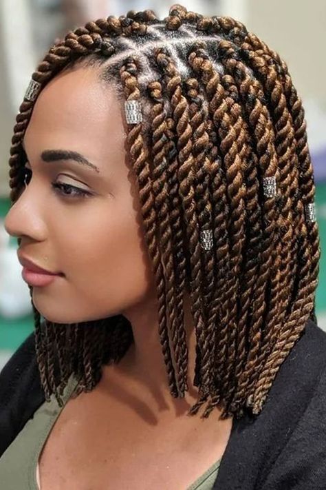 Braided Bob Ideas for Dark Women Natural Twist Hairstyles For Black Women, Brighten Hair, Bob Box Braids Styles, Braided Bob, Short Bob Braids, Short Hair Twist Styles, Senegalese Twist Hairstyles, Bob Braids Hairstyles, Short Twists