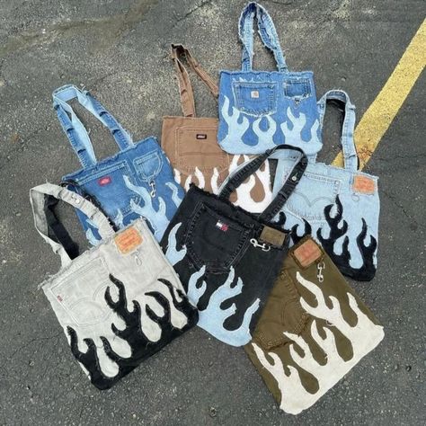 PatchWork Color Panel Denim Bags "𝗠𝗮𝗻𝘂𝗳𝗮𝗰𝘁𝘂𝗿𝗲𝗿 𝗮𝗻𝗱 𝗲𝘅𝗽𝗼𝗿𝘁𝗲𝗿" 𝐖𝐞 𝐩𝐫𝐨𝐯𝐢𝐝𝐞 𝐭𝐡𝐞 𝐟𝐚𝐜𝐢𝐥𝐢𝐭𝐲 𝐨𝐟 𝐟𝐮𝐥𝐥 𝐜𝐮𝐬𝐭𝐨𝐦𝐢𝐳𝐚𝐭𝐢𝐨𝐧 𝐚𝐧𝐝 𝐩𝐞𝐫𝐬𝐨𝐧𝐚𝐥𝐢𝐳𝐚𝐭𝐢𝐨𝐧 𝐰𝐢𝐭𝐡 𝐧𝐨 𝐜𝐨𝐦𝐩𝐫𝐨𝐦𝐢𝐬𝐞 𝐨𝐧 𝐬𝐭𝐢𝐭𝐜𝐡𝐢𝐧𝐠 𝐚𝐧𝐝 𝐟𝐚𝐛𝐫𝐢𝐜 𝐪𝐮𝐚𝐥𝐢𝐭𝐲. • 𝐀𝐯𝐚𝐢𝐥𝐚𝐛𝐥𝐞 𝐢𝐧 𝐚𝐥𝐥 𝐜𝐨𝐥𝐨𝐫 𝐚𝐧𝐝 𝐜𝐮𝐬𝐭𝐨𝐦 𝐬𝐢𝐳𝐞𝐬. • 𝐋𝐨𝐰 𝐌𝐎𝐐. • 𝐘𝐨𝐮𝐫 𝐨𝐰𝐧 𝐩𝐫𝐢𝐯𝐚𝐭𝐞 𝐥𝐚𝐛𝐞𝐥, 𝐥𝐨𝐠𝐨 & 𝐭𝐚𝐠𝐬. • 𝐒𝐞𝐜𝐮𝐫𝐞 𝐩𝐚𝐲𝐦𝐞𝐧𝐭. • 𝐅𝐚𝐬𝐭 𝐩𝐫𝐨𝐜𝐞𝐬𝐬𝐢𝐧𝐠 𝐚𝐧𝐝 𝐝𝐞𝐥𝐢𝐯𝐞𝐫𝐲. • Whatsapp: +92-324-6419702 • Website: Www.trendtribeintl.com 📥 𝐃𝐌 𝐟𝐨𝐫 𝐦𝐨𝐫𝐞 𝐝𝐞𝐭𝐚𝐢𝐥𝐬....... #hoodie #fashion #hoodies #hoodieseason #instagood #style #hoodieseason... Denim Bags, Fashion Hoodies, Blouse Diy, Sewing Pattern Design, Fashion Blouse Design, Denim Bag, Private Label, Blouse Pattern, Blouse Styles