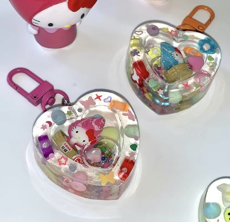 Resin Keychain Ideas, Anik Anik, Charm Ideas, Aesthetic Accessories, Diy Resin Art, Diy Resin Crafts, Resin Charms, Uv Resin, Phone Charm