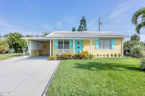 Mid Century Modern Florida Beach House Ormond Beach Architecture Mcm Beach House, 1950 House Exterior, Bungalow Beach House, 1950 House, Mid Century Beach House, Ormond Beach Florida, Florida Bungalow, Florida Beach Cottage, Retro Beach House