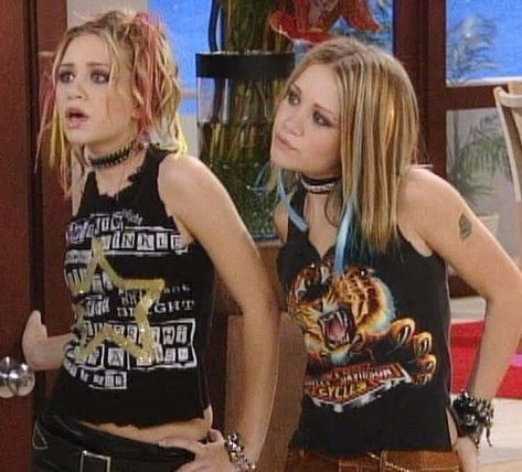 The pop punk outfits that definitely kept Hot Topic in business immediately following this So Little Time episode. Pop Punk Outfits, Stile Punk Rock, Mode Harajuku, 00s Mode, Pop Punk Fashion, Teen Style, The Cardigans, 00s Fashion, Mary Kate Ashley